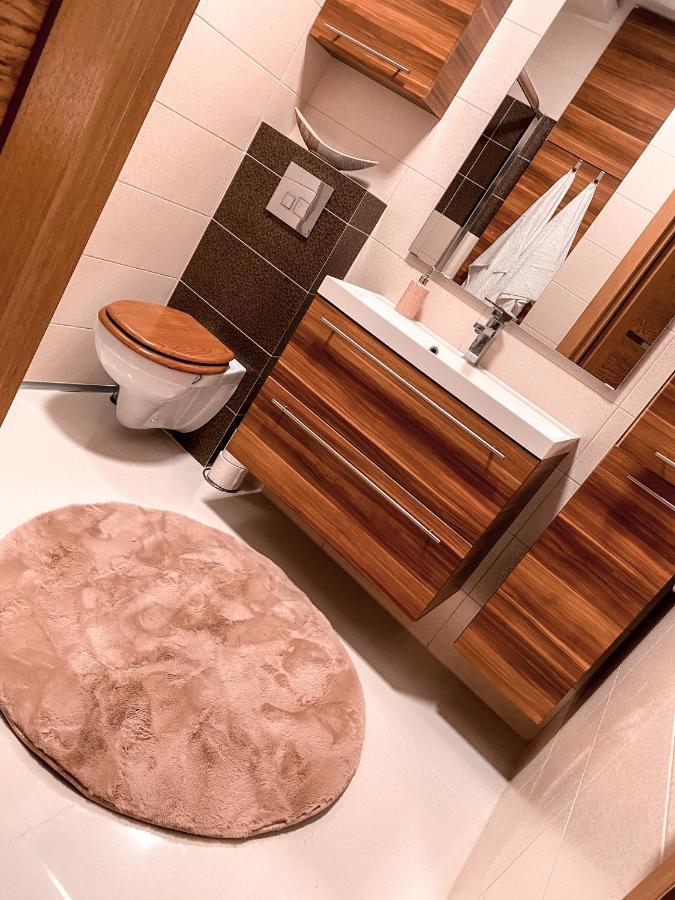 Apartament Solna 80 - Centrum Miasta Z Podziemnym Garazem Kielce Bagian luar foto