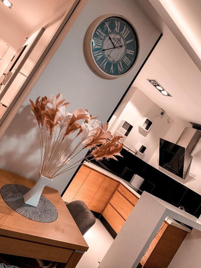 Apartament Solna 80 - Centrum Miasta Z Podziemnym Garazem Kielce Bagian luar foto
