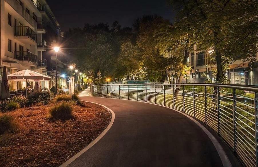 Apartament Solna 80 - Centrum Miasta Z Podziemnym Garazem Kielce Bagian luar foto